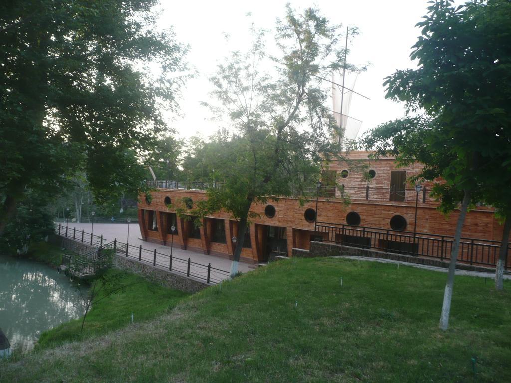 Apartment Tsentr 5 Ташкент Екстер'єр фото